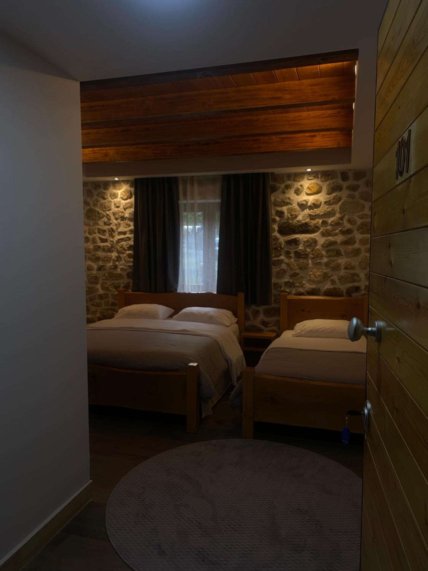 Gegest Hotel Theth Eksteriør billede